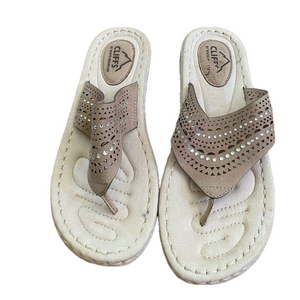 Cliffs by White mountain sandals - size 8.5